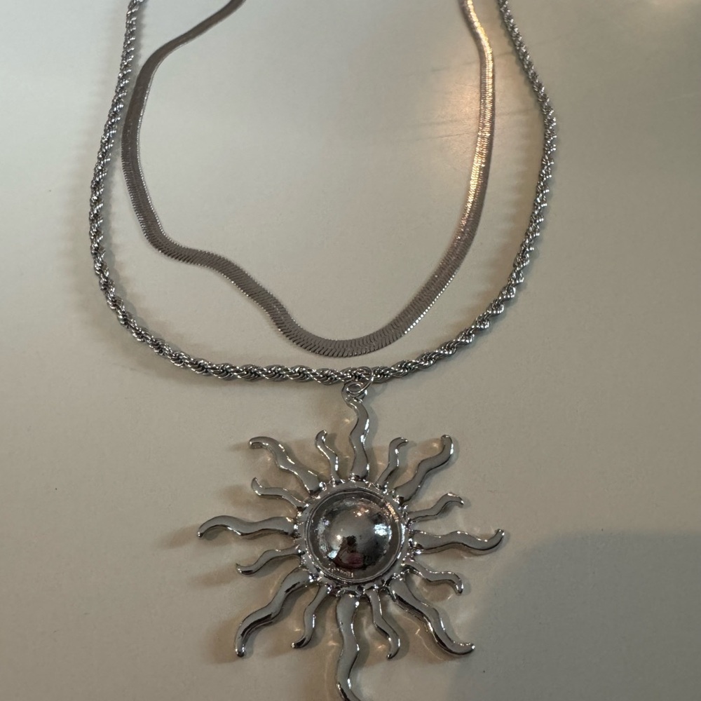 SHEIN Silver Celestial Sunburst Necklace
